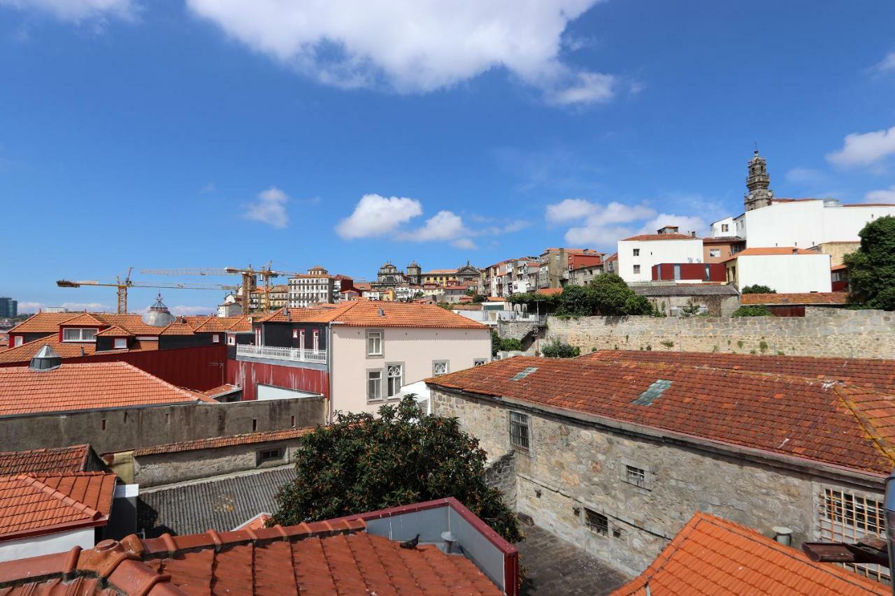 Hm - Flores Skylight Apartment Porto Luaran gambar